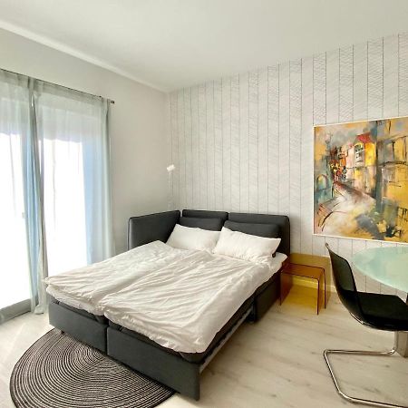 Modernes Apartment, Terrasse Und Garten Am Lilienthalpark Im Suedwesten Berlins Luaran gambar