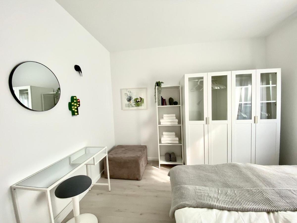Modernes Apartment, Terrasse Und Garten Am Lilienthalpark Im Suedwesten Berlins Luaran gambar