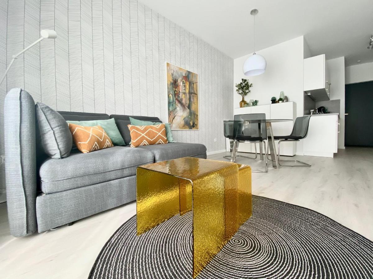 Modernes Apartment, Terrasse Und Garten Am Lilienthalpark Im Suedwesten Berlins Luaran gambar