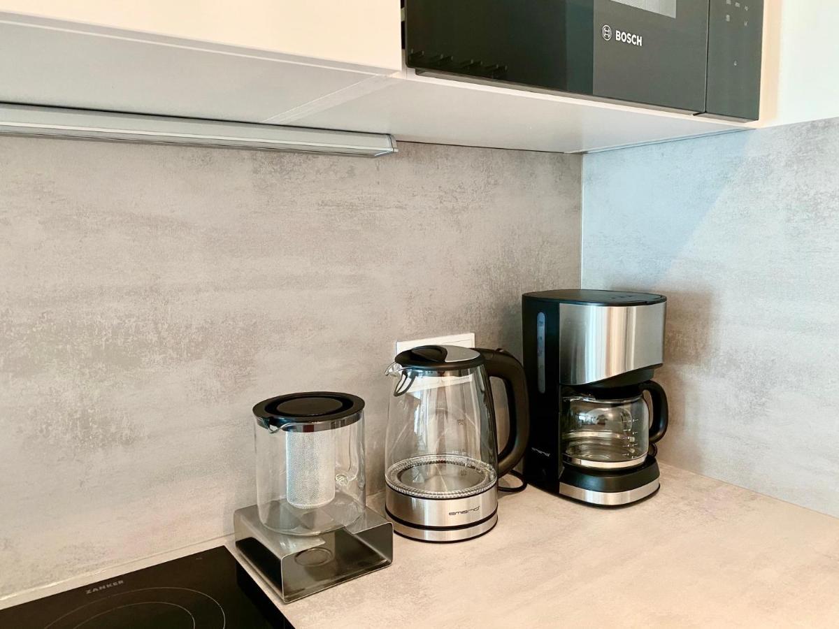 Modernes Apartment, Terrasse Und Garten Am Lilienthalpark Im Suedwesten Berlins Luaran gambar