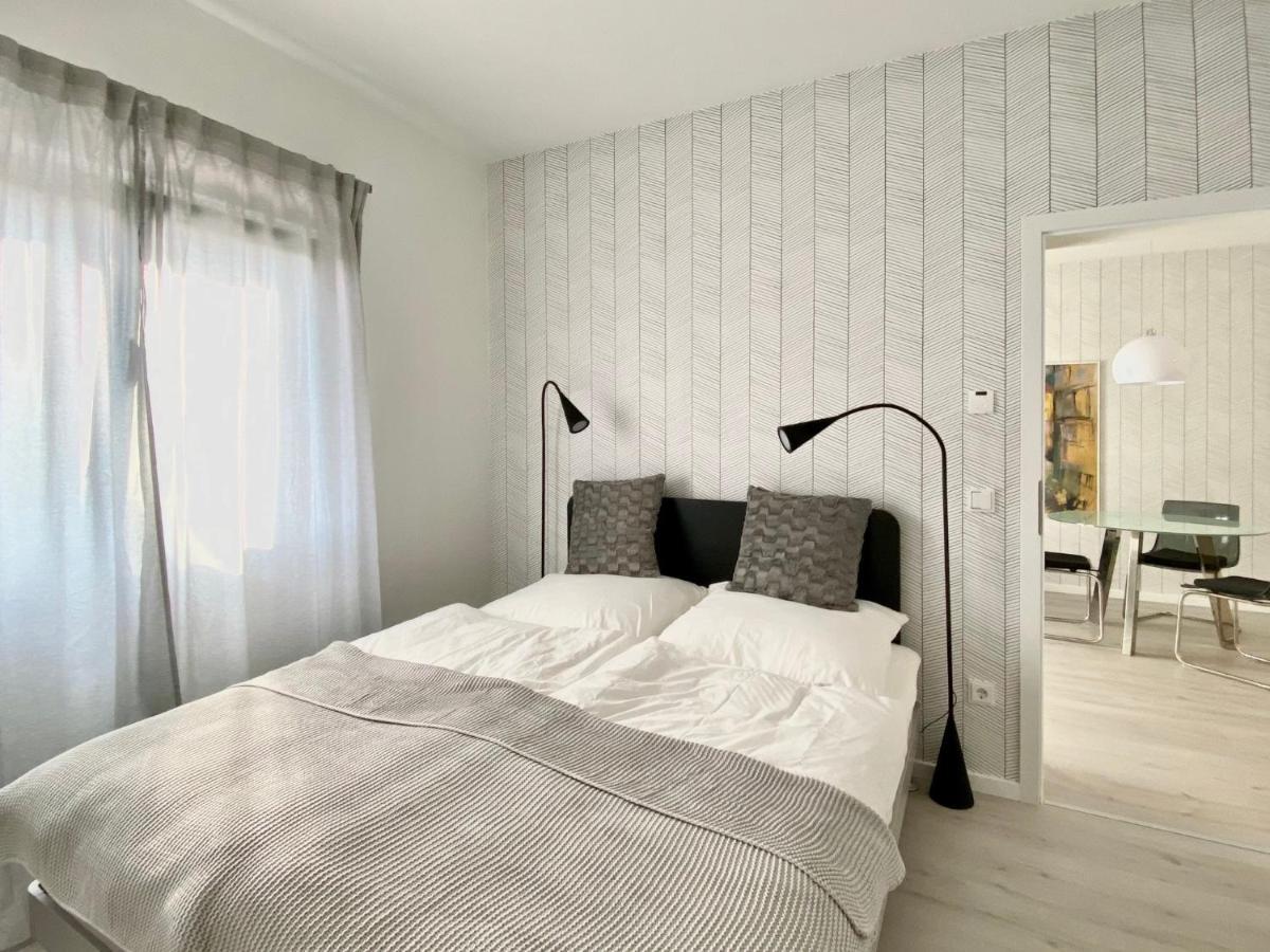 Modernes Apartment, Terrasse Und Garten Am Lilienthalpark Im Suedwesten Berlins Luaran gambar
