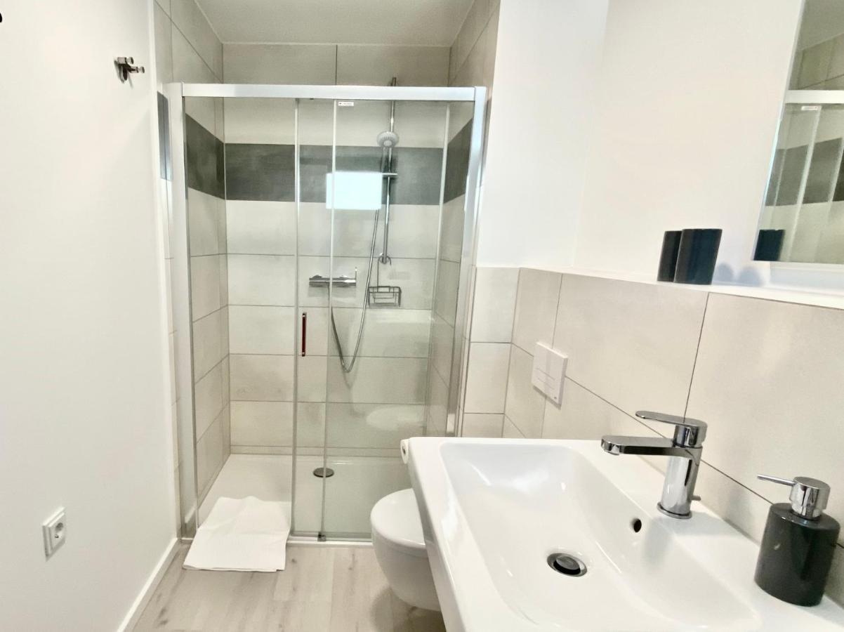 Modernes Apartment, Terrasse Und Garten Am Lilienthalpark Im Suedwesten Berlins Luaran gambar